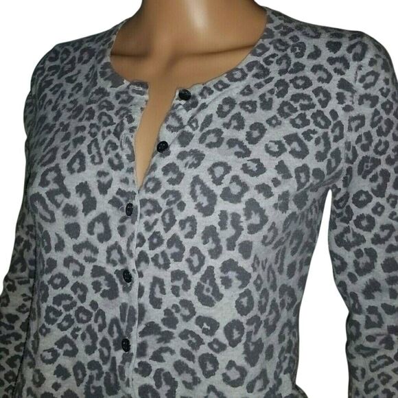 Old Navy cheetah print sweater S - Picture 2 of 2